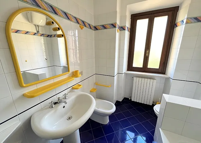 Appartamento Sabina Trilo Sirolo, In Centro Con Posto Auto Sirolo