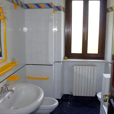 Sabina Trilo Sirolo, In Centro Con Posto Auto * Sirolo