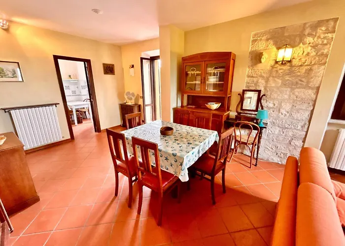 Sabina Trilo Sirolo, In Centro Con Posto Auto